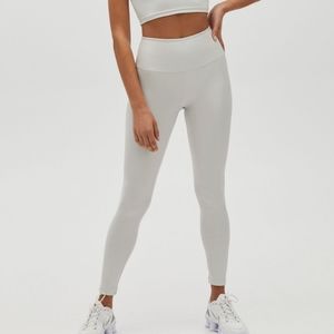 Tna Aritzia Ice Grey Atmosphere Iridescent Leggings sz M